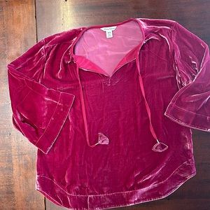 Womens TOMMY BAHAMA velvet fuchsia top size M